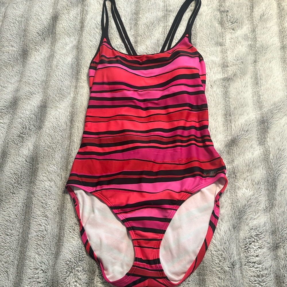 Speedo women’s 👙size 16 stunning magenta,black &pinks